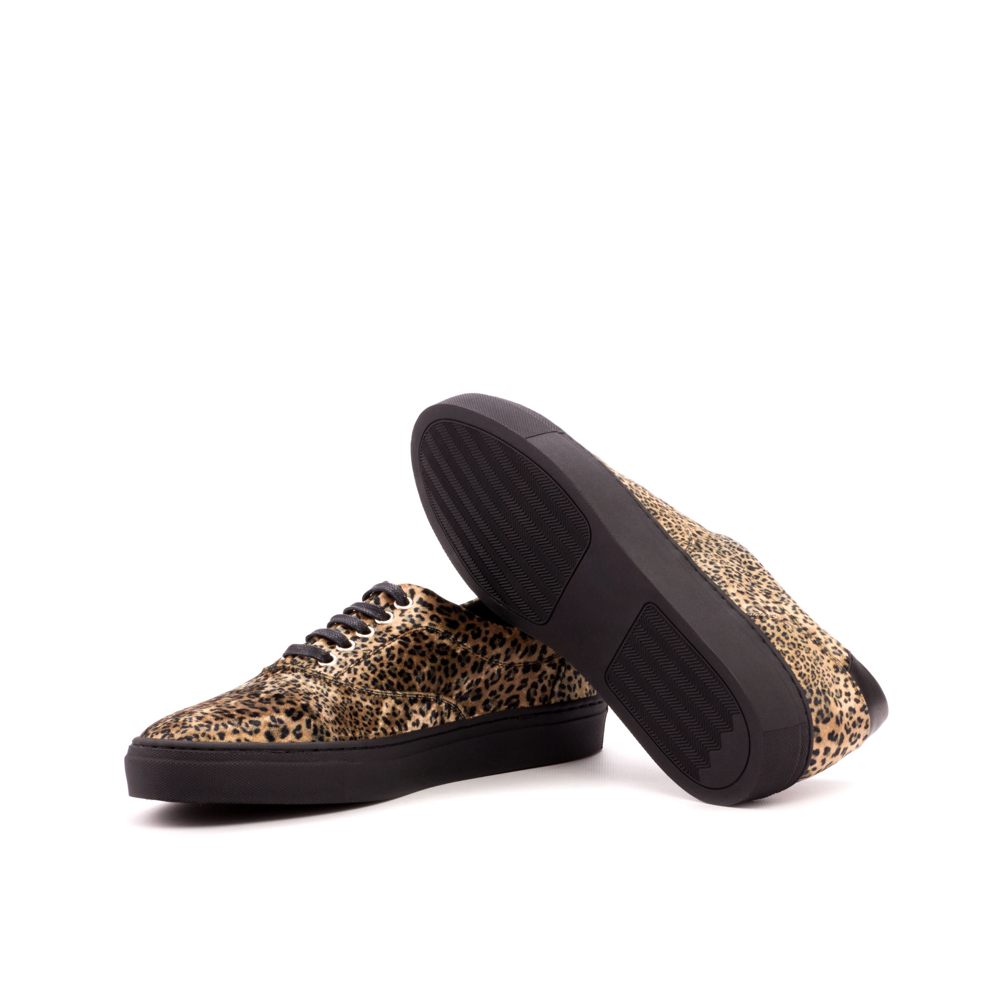 The Ridge Ave. Sneaker No. 3925 - Image 2